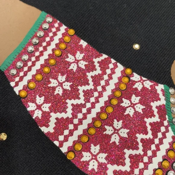 NWT. Kendra Scott, women’s size Large, long sleeve Doxie Christmas t-shirt. - Picture 4 of 14